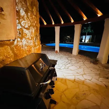 Villa Sanchez In Strandnahe Mit Pool, Jacuzzi, Klima, Wifi, Gas Bbq Santanyi